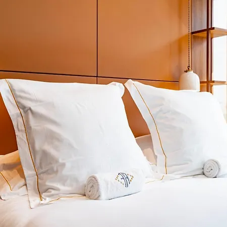 Les Suites 7 Anges - Parking, Vue Cathedrale & Centre Historique Reims Exterior photo