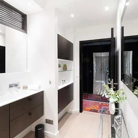 Les Suites 7 Anges - Parking, Vue Cathedrale & Centre Historique Reims Exterior photo
