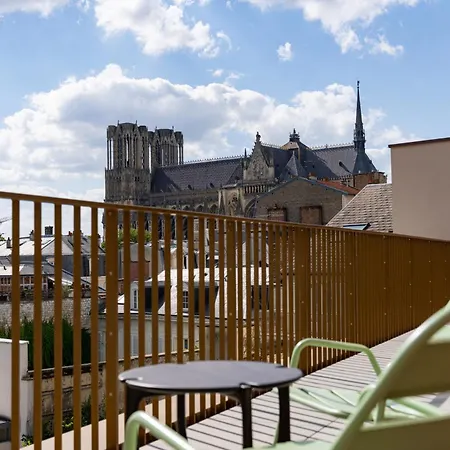 Les Suites 7 Anges - Parking, Vue Cathedrale & Centre Historique Reims Exterior photo