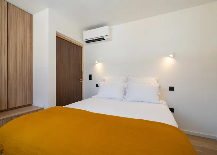Les Suites 7 Anges - Parking, Vue Cathedrale & Centre Historique Reims